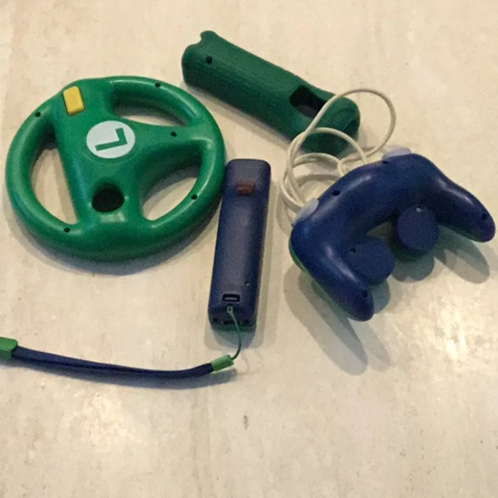Luigi Wired Fight Pad PDP & Nintendo Wii Motion Plus Remote Controller Wheel Lot